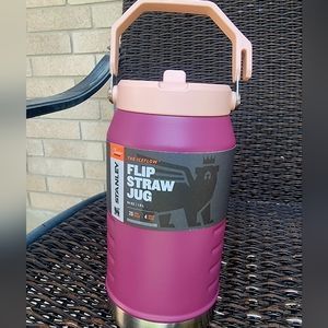 Stanley Iceflow Flip Straw Jug 64 oz Raspberry Pink